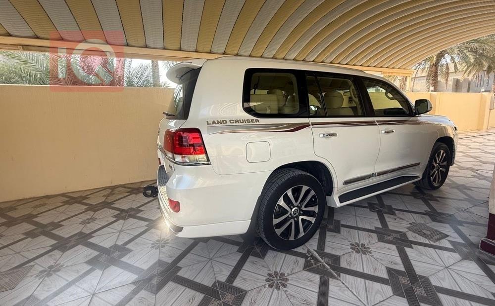 تويوتا لاندكروزر